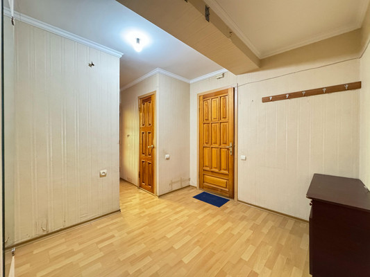 Продам трехкомнатную (3-комн.) квартиру, Профсоюзная ул, 224А, Вольный Аул кп