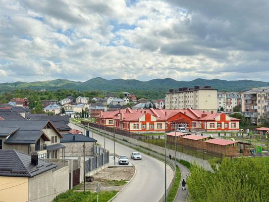 Продам трехкомнатную (3-комн.) квартиру, Профсоюзная ул, 224А, Вольный Аул кп