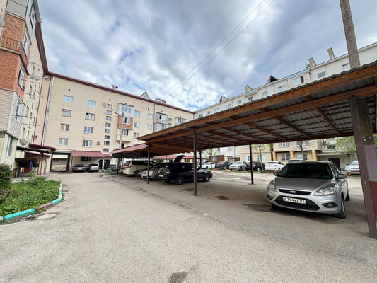 Продам трехкомнатную (3-комн.) квартиру, Профсоюзная ул, 224А, Вольный Аул кп