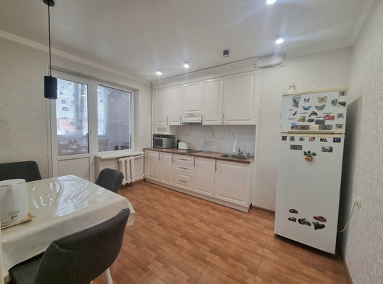 Продам трехкомнатную (3-комн.) квартиру, Ю.А.Гагарина ул, 6, Нальчик г