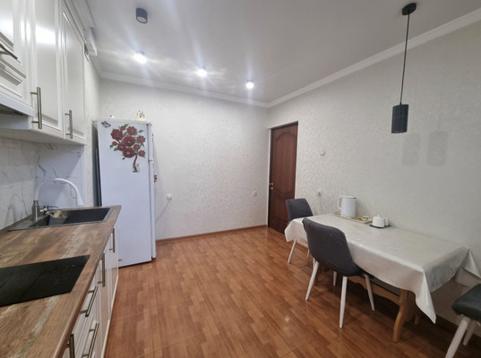 Продам трехкомнатную (3-комн.) квартиру, Ю.А.Гагарина ул, 6, Нальчик г