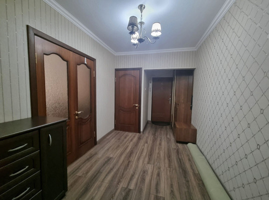 Продам трехкомнатную (3-комн.) квартиру, Ю.А.Гагарина ул, 6, Нальчик г