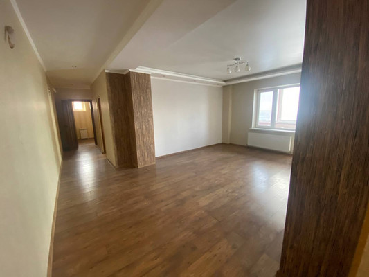 Продам трехкомнатную (3-комн.) квартиру, Половинко ул, 280, Батайск г