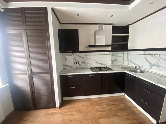 Продам трехкомнатную (3-комн.) квартиру, Половинко ул, 280, Батайск г