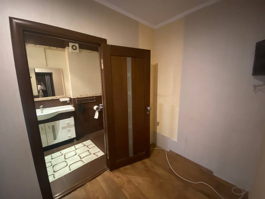 Продам трехкомнатную (3-комн.) квартиру, Половинко ул, 280, Батайск г