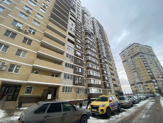 Продам однокомнатную (1-комн.) квартиру, Половинко ул, 280к3, Батайск г