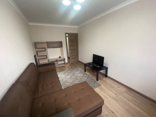 Продам однокомнатную (1-комн.) квартиру, Половинко ул, 280к3, Батайск г