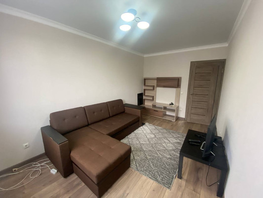 Продам однокомнатную (1-комн.) квартиру, Половинко ул, 280к3, Батайск г