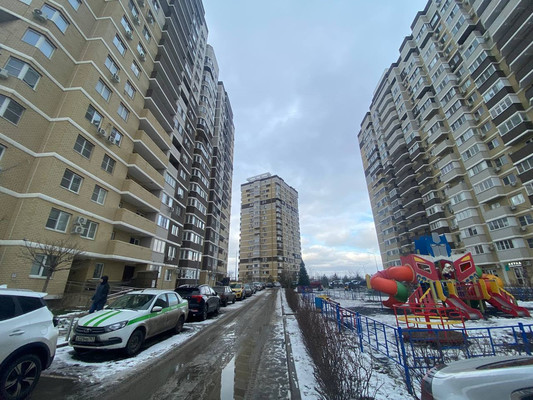 Продам однокомнатную (1-комн.) квартиру, Половинко ул, 280к3, Батайск г