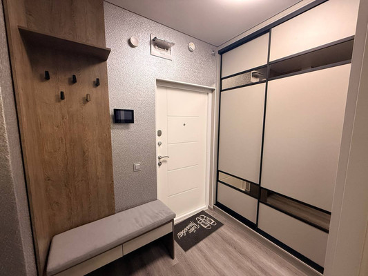 Сдам трехкомнатную (3-комн.) квартиру, Уральская ул, 25, Санкт-Петербург г