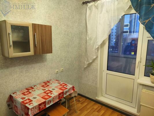 Сдам однокомнатную (1-комн.) квартиру, 60 лет Октября ул, 80А, Красноярск г