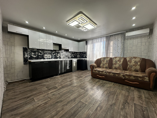 Продам многокомнатную квартиру, 2-я Поселковая ул, 42, Эльбан рп