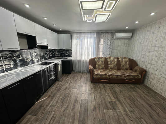 Продам многокомнатную квартиру, 2-я Поселковая ул, 42, Эльбан рп