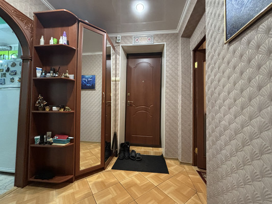 Продам трехкомнатную (3-комн.) квартиру, Хлебозаводская ул, 9, Казань г