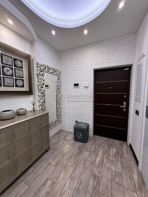 Продам трехкомнатную (3-комн.) квартиру, Архитектора Власова ул, 8, Москва г