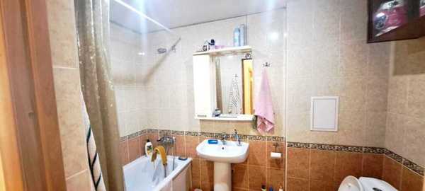 Продам двухкомнатную (2-комн.) квартиру, Петрозаводская ул, 26/2, Орел-Изумруд с