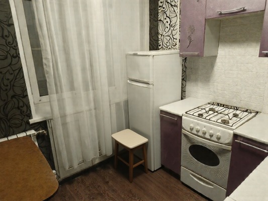 Продам двухкомнатную (2-комн.) квартиру, 40 лет Победы ул, 67, Заречный мкр