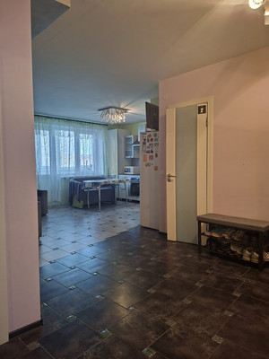 Продам двухкомнатную (2-комн.) квартиру, Старорусский б-р, 33, Великий Новгород г