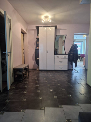 Продам двухкомнатную (2-комн.) квартиру, Старорусский б-р, 33, Великий Новгород г