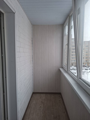 Продам двухкомнатную (2-комн.) квартиру, Старорусский б-р, 33, Великий Новгород г