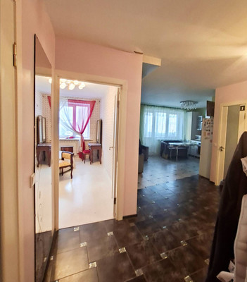 Продам двухкомнатную (2-комн.) квартиру, Старорусский б-р, 33, Великий Новгород г