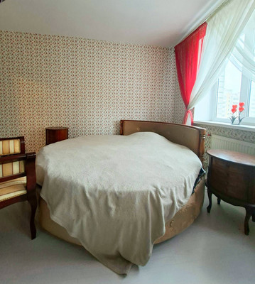 Продам двухкомнатную (2-комн.) квартиру, Старорусский б-р, 33, Великий Новгород г