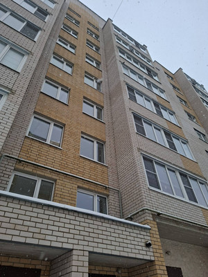 Продам двухкомнатную (2-комн.) квартиру, Старорусский б-р, 33, Великий Новгород г