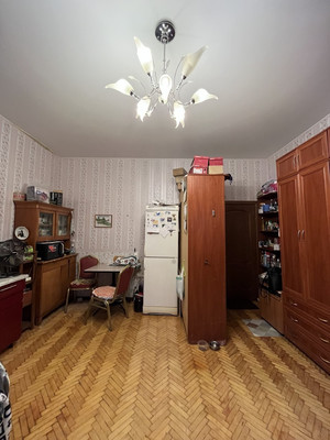 Продам комнату в 6-комн. квартире, Воскова ул, 15-17А, Санкт-Петербург г