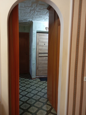 Продам двухкомнатную (2-комн.) квартиру, Лизы Чайкиной ул, 44, Симферополь г