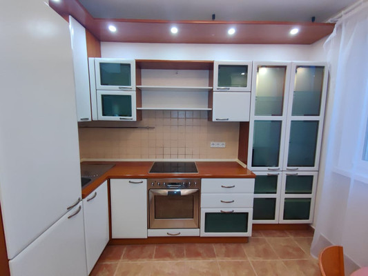 Продам двухкомнатную (2-комн.) квартиру, Загородное ш, 4к2, Москва г