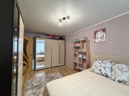 Продам однокомнатную (1-комн.) квартиру, 12-й мкр, 9, Дятьково г