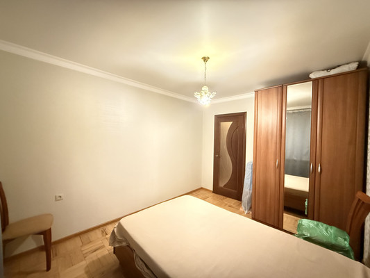 Продам двухкомнатную (2-комн.) квартиру, Дагестанская ул, 138, Нальчик г