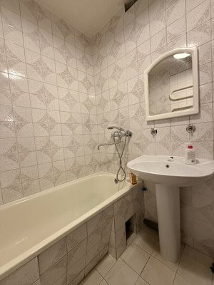 Продам двухкомнатную (2-комн.) квартиру, Дагестанская ул, 138, Нальчик г