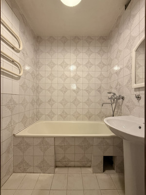 Продам двухкомнатную (2-комн.) квартиру, Дагестанская ул, 138, Нальчик г