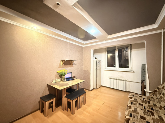 Продам двухкомнатную (2-комн.) квартиру, 2-й Таманской Дивизии ул, 31к1, Вольный Аул кп