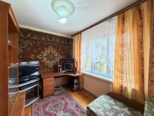 Продам трехкомнатную (3-комн.) квартиру, Ватутина ул, 19, Нальчик г