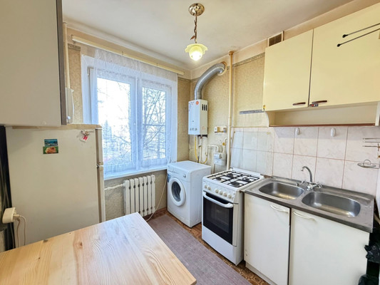 Продам трехкомнатную (3-комн.) квартиру, Ватутина ул, 19, Нальчик г