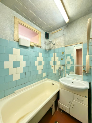 Продам трехкомнатную (3-комн.) квартиру, Ватутина ул, 19, Нальчик г