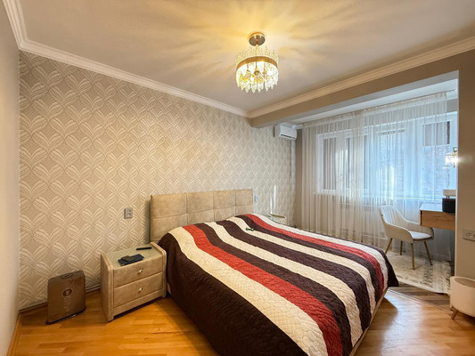 Продам трехкомнатную (3-комн.) квартиру, Ватутина ул, 12, Нальчик г