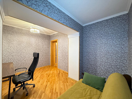 Продам трехкомнатную (3-комн.) квартиру, Ватутина ул, 12, Нальчик г