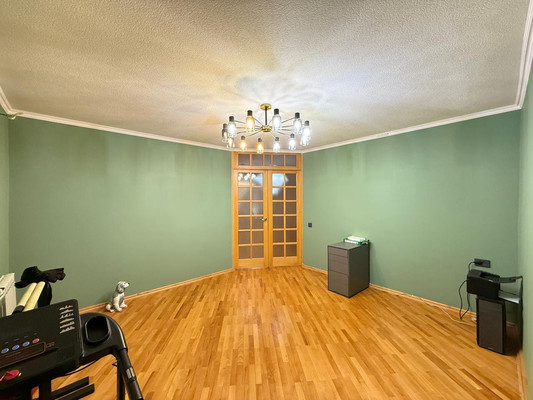 Продам трехкомнатную (3-комн.) квартиру, Ватутина ул, 12, Нальчик г