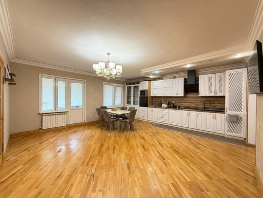 Продам трехкомнатную (3-комн.) квартиру, Ватутина ул, 12, Нальчик г