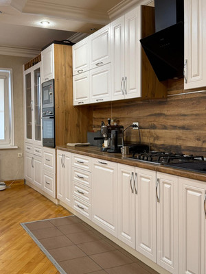 Продам трехкомнатную (3-комн.) квартиру, Ватутина ул, 12, Нальчик г