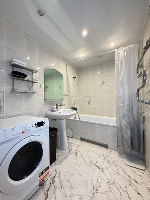 Продам трехкомнатную (3-комн.) квартиру, Ватутина ул, 12, Нальчик г