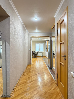 Продам трехкомнатную (3-комн.) квартиру, Ватутина ул, 12, Нальчик г