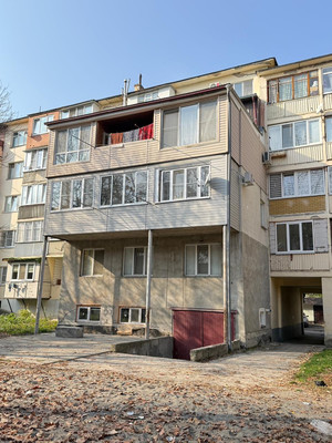 Продам трехкомнатную (3-комн.) квартиру, Ватутина ул, 12, Нальчик г