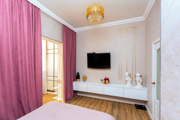 Продам двухкомнатную (2-комн.) квартиру, Душистая ул, 79к1, Краснодар г