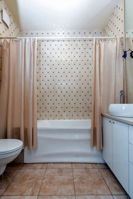 Продам двухкомнатную (2-комн.) квартиру, Душистая ул, 79к1, Краснодар г