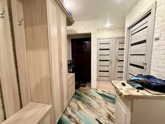 Продам трехкомнатную (3-комн.) квартиру, 6, Подосинки п