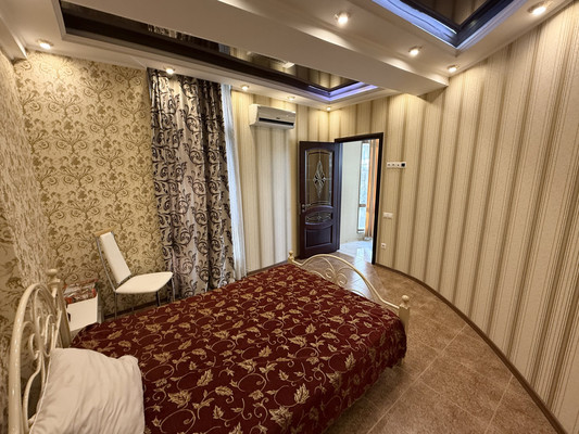 Сдам двухкомнатную (2-комн.) квартиру, Туапсинская (Центральный р-н) ул, 7/2, Сочи г